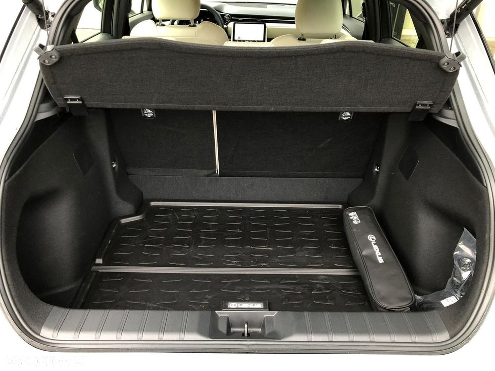 Lexus LBX 1.5 Hybrid Elegant - 38