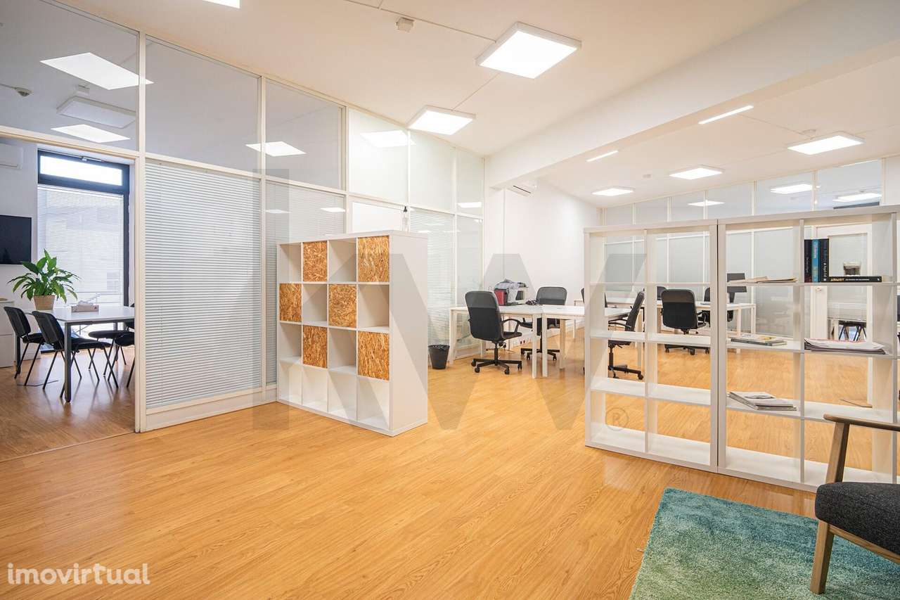 Arrendamento de Escritório, 200 m2, em Linda-a-Velha - Oeiras - Grande imagem: 4/9