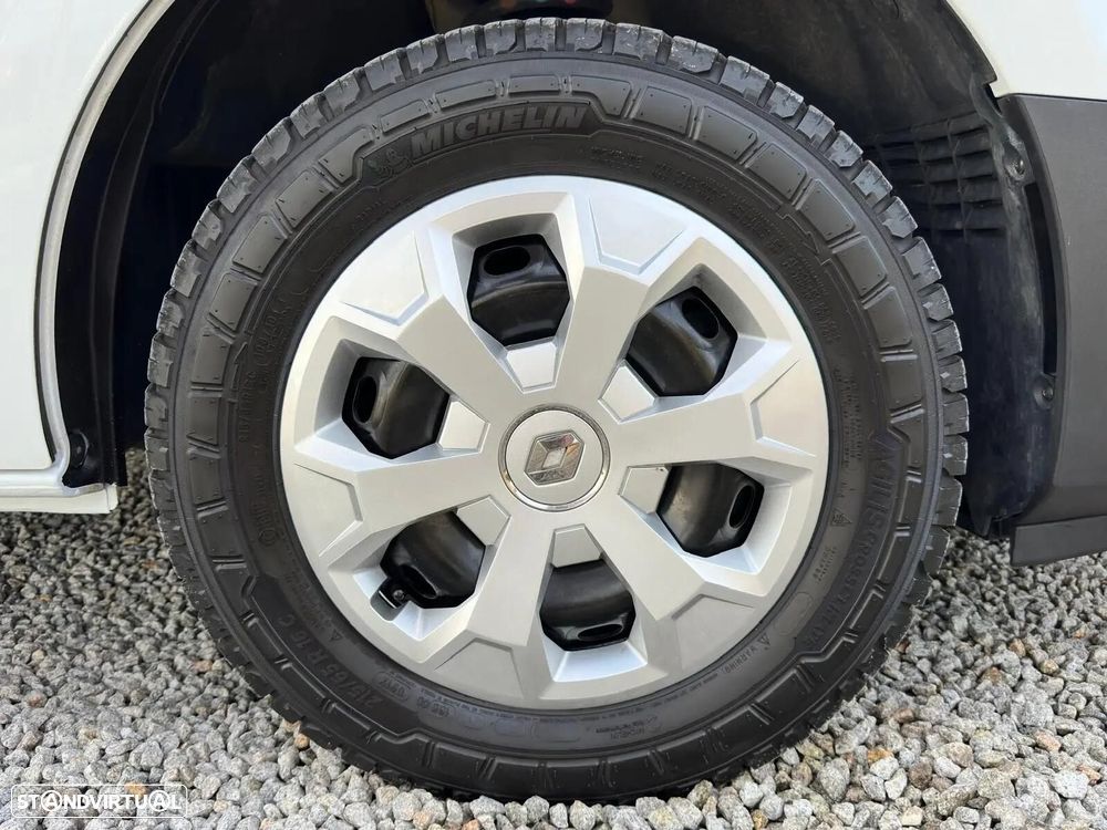 Renault Trafic 2.0 Blue dCi L2 Grand SpaceClass — fotografia 8