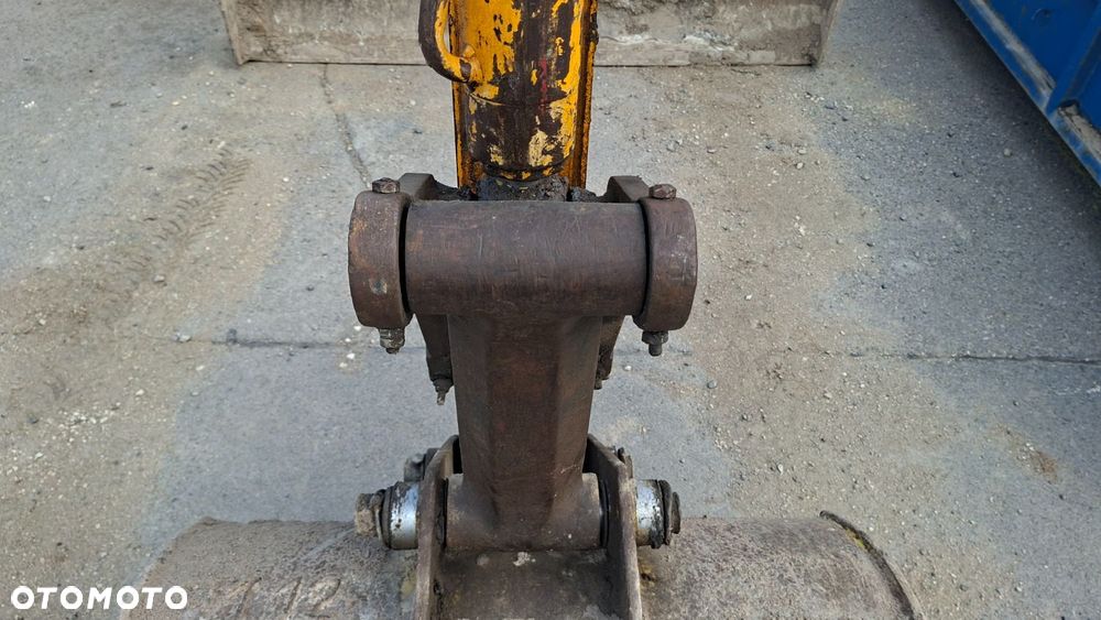 JCB 8052 - 33
