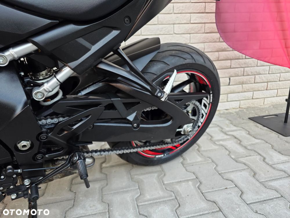Suzuki GSX 1000 - 14
