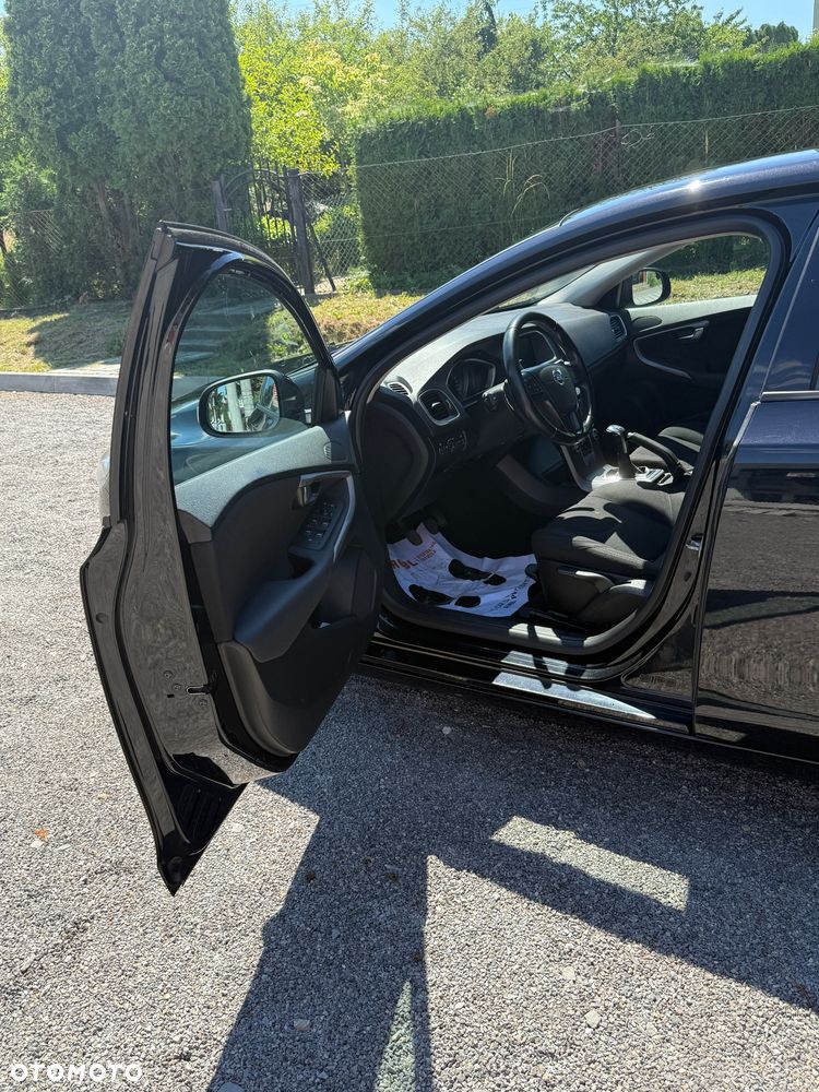 Volvo V40 D2 - 12