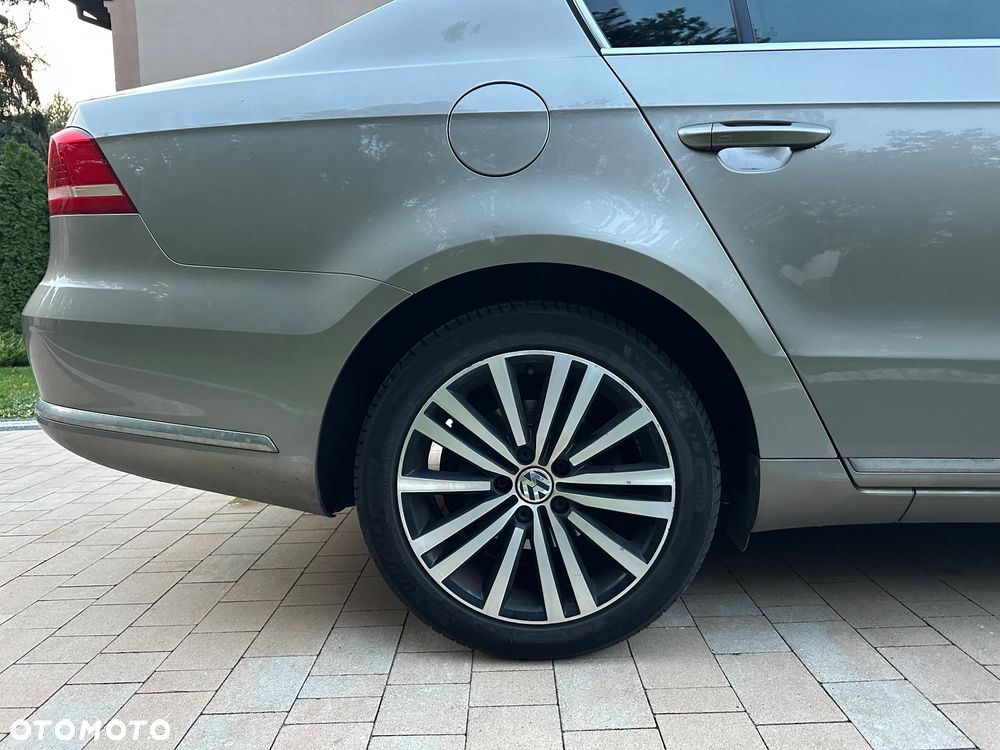 Volkswagen Passat 2.0 TDI Comfortline - 18