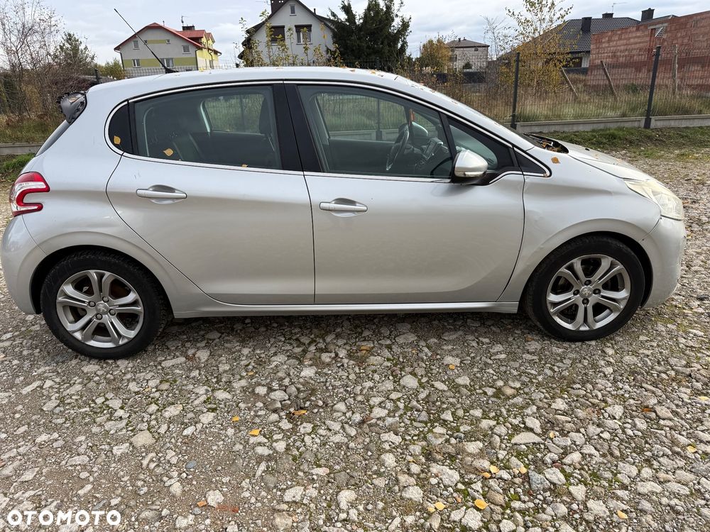 Peugeot 208 1.6 e-HDi Active STT - 4