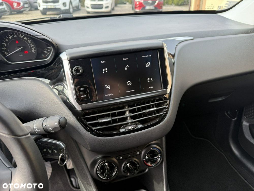 Peugeot 208 PureTech 82 Stop & Start Signature - 17