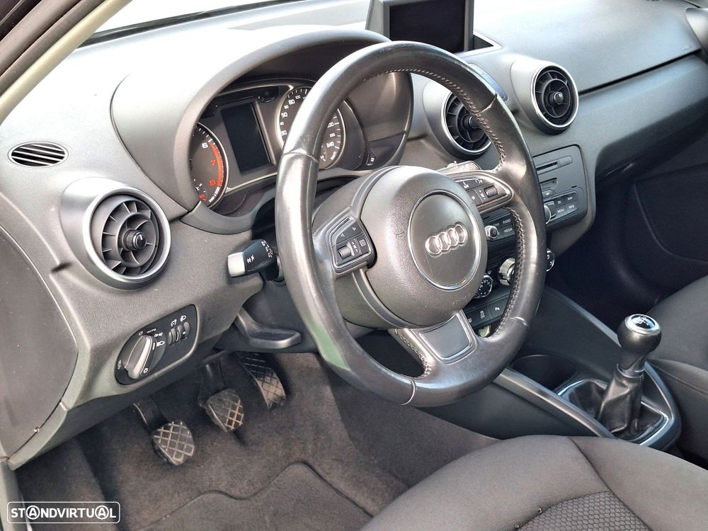 Audi A1 1.2 TFSI Attraction - 5