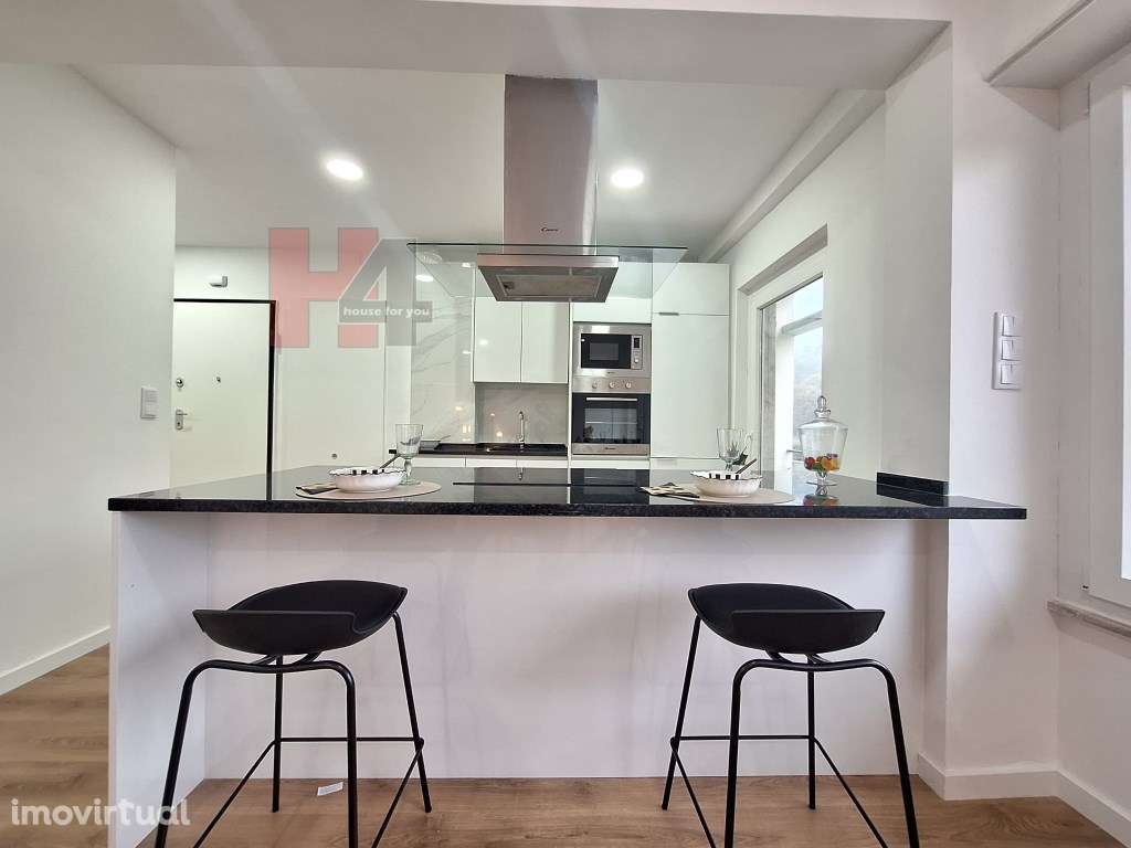 Apartamento T3 totalmente remodelado em Benfica - Grande imagem: 2/39