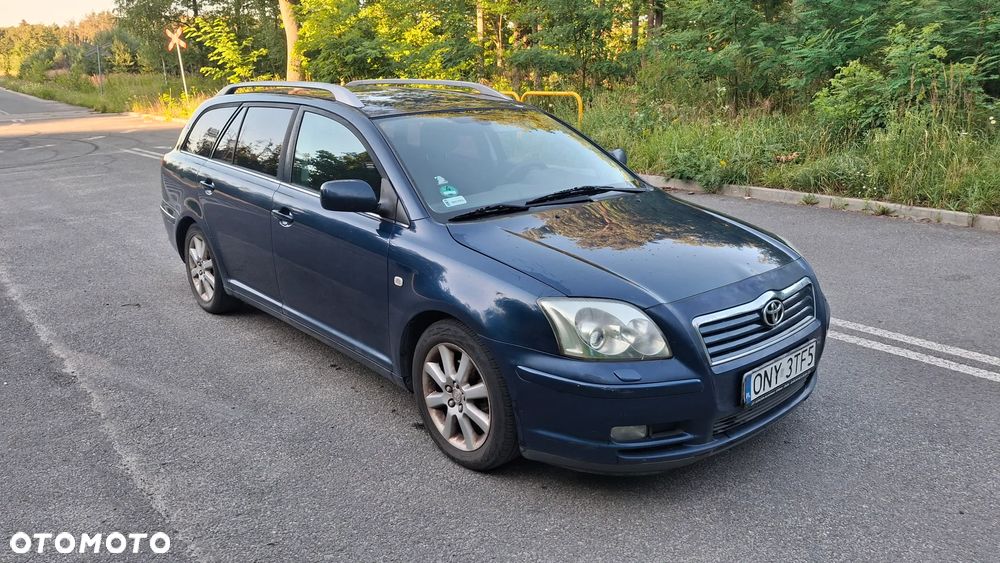 Toyota Avensis 1.8 VVT-i Sol - 1