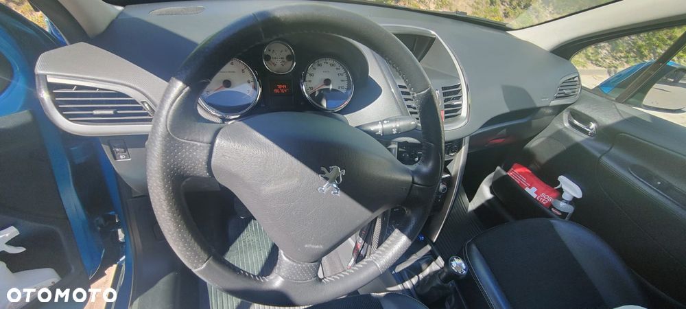 Peugeot 207 - 15