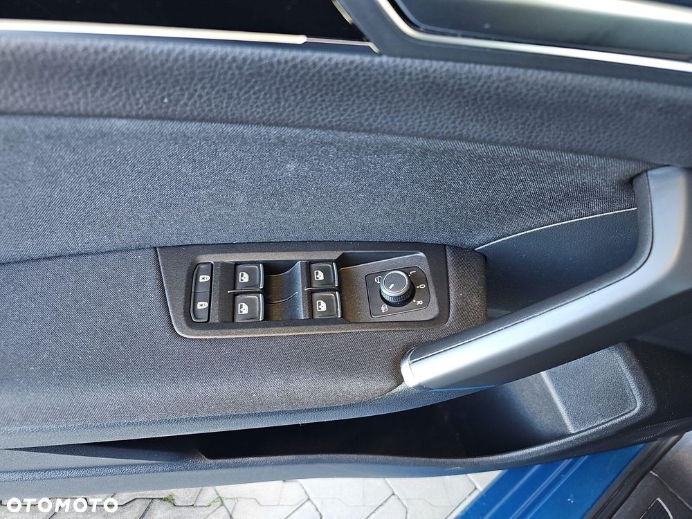 Volkswagen Touran - 22
