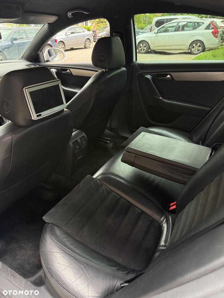 Volkswagen Passat 3.2 V6 FSI 4Mot Highline DSG - 11