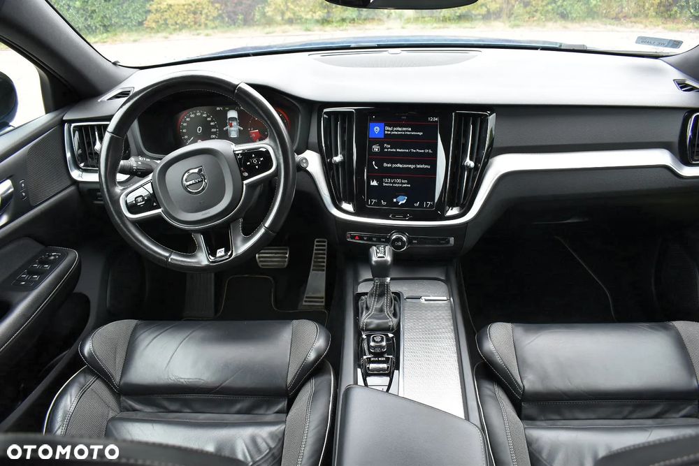 Volvo V60 D3 R-Design - 9