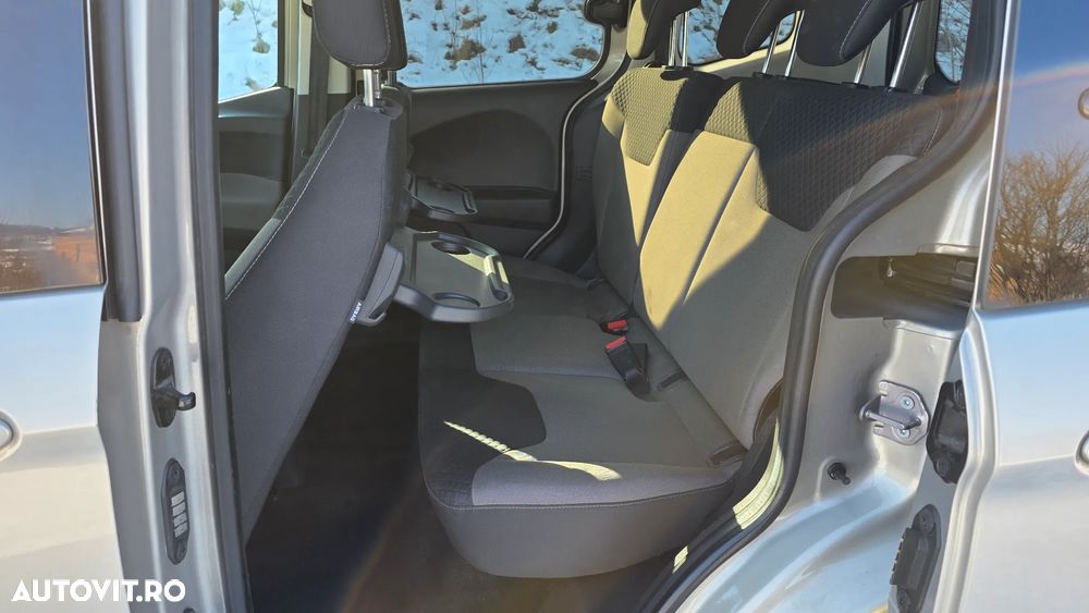 Ford Tourneo Courier 1.0 EcoBoost Titanium - 6