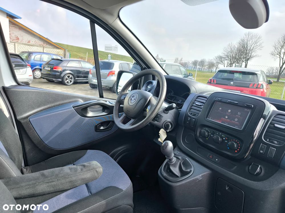 Opel Vivaro - 10