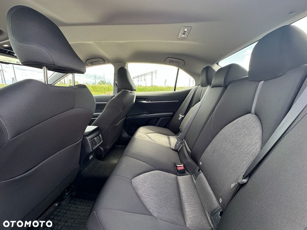 Toyota Camry 2.5 Hybrid Comfort CVT - 12