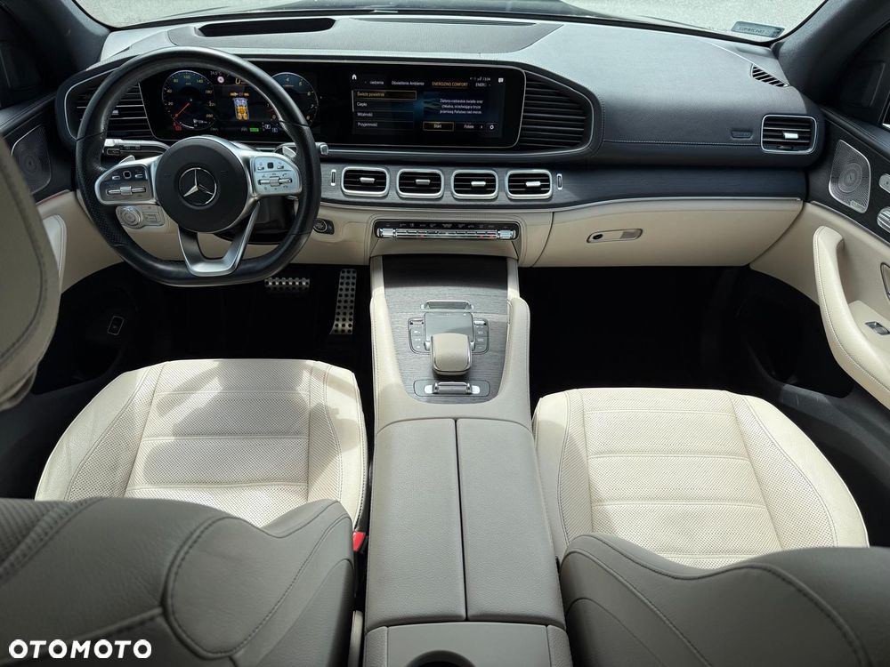 Mercedes-Benz GLS - 22