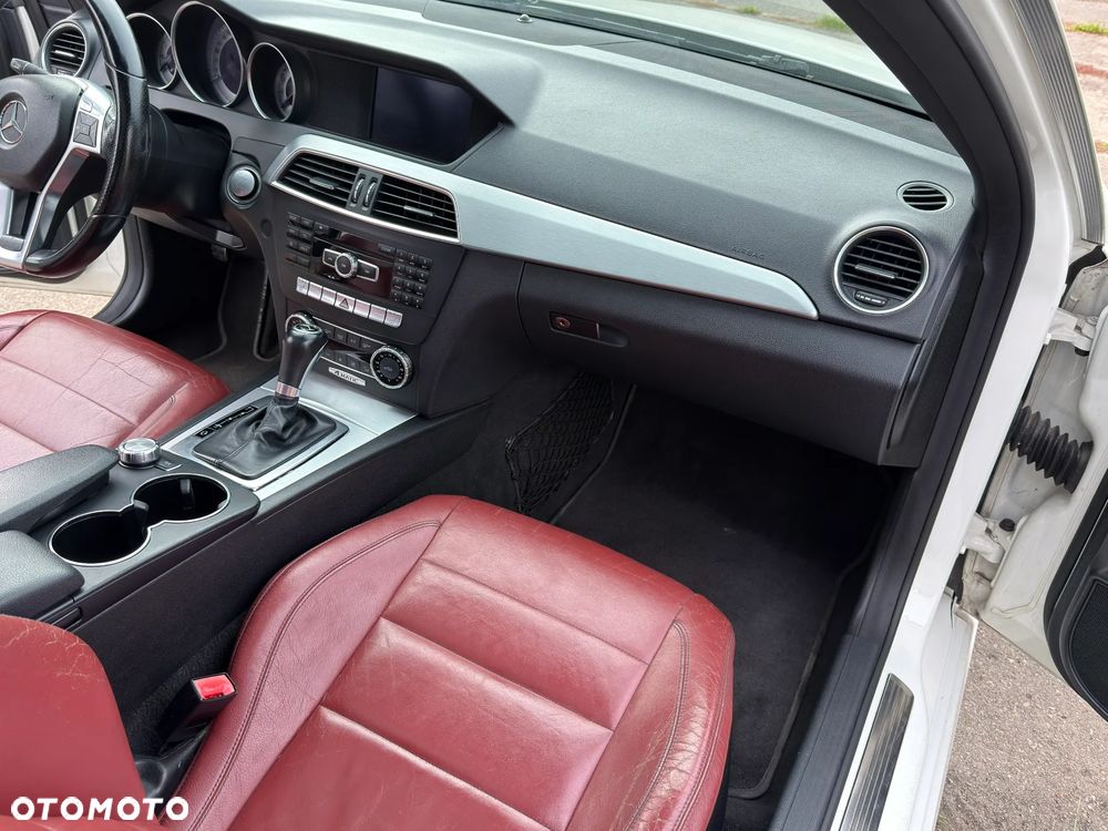 Mercedes-Benz Klasa C 350 CGI BlueEff - 17