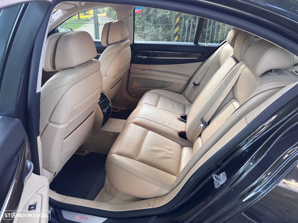 BMW 740 d - 23