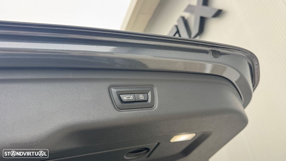 BMW 320 e Pack Desportivo M Auto - 7