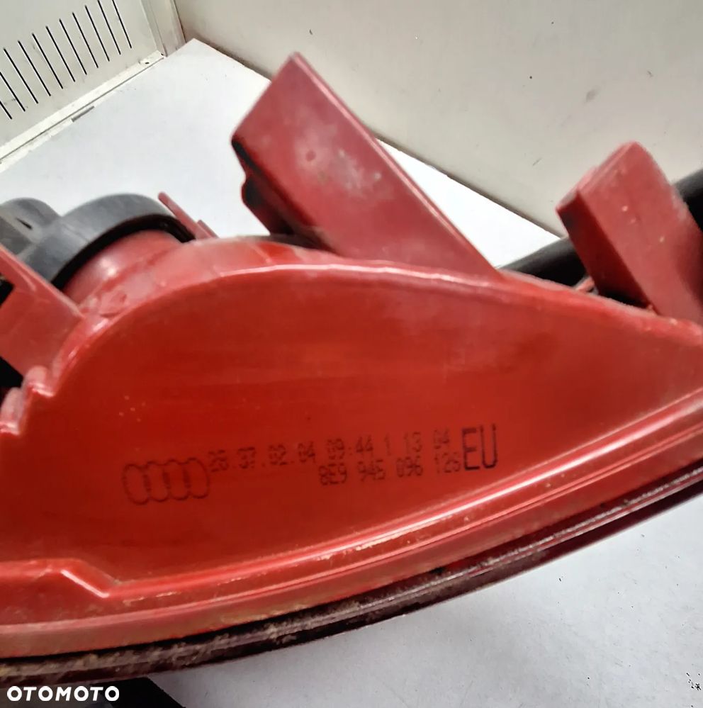LAMPA TYLNA  PRAWA , LEWA - AUDI A4/ B6 AVANT  / EUROPA - 3