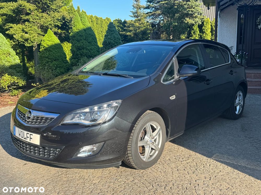 Opel Astra 1.6 Turbo Sport - 1