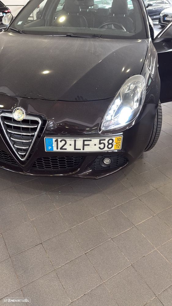 Alfa Romeo Giulietta 1.6 JTDM Veloce - 8