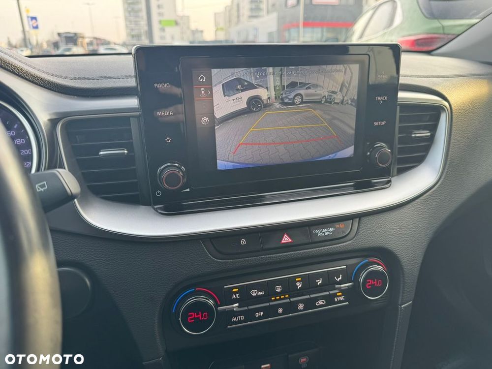 Kia Ceed 1.5 T-GDI M DCT - 12