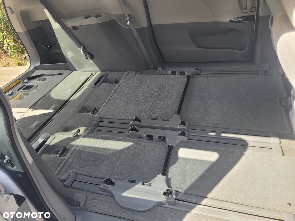 Toyota Sienna 3.5 V6 - 7