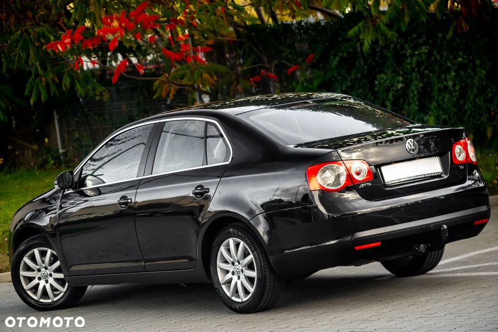 Volkswagen Jetta 1.6 TDI DPF Trendline - 3