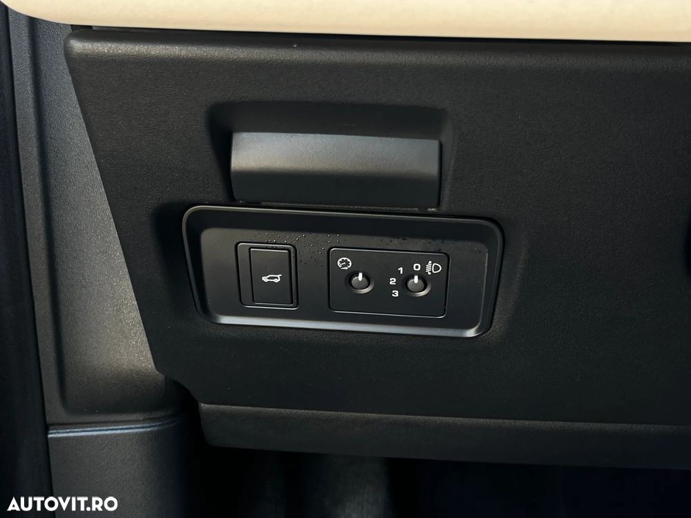Land Rover Discovery Sport - 21