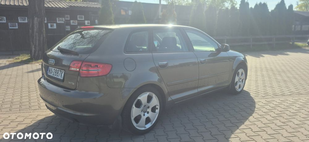 Audi A3 Sportback 1.2 TFSI Attraction S tronic - 2