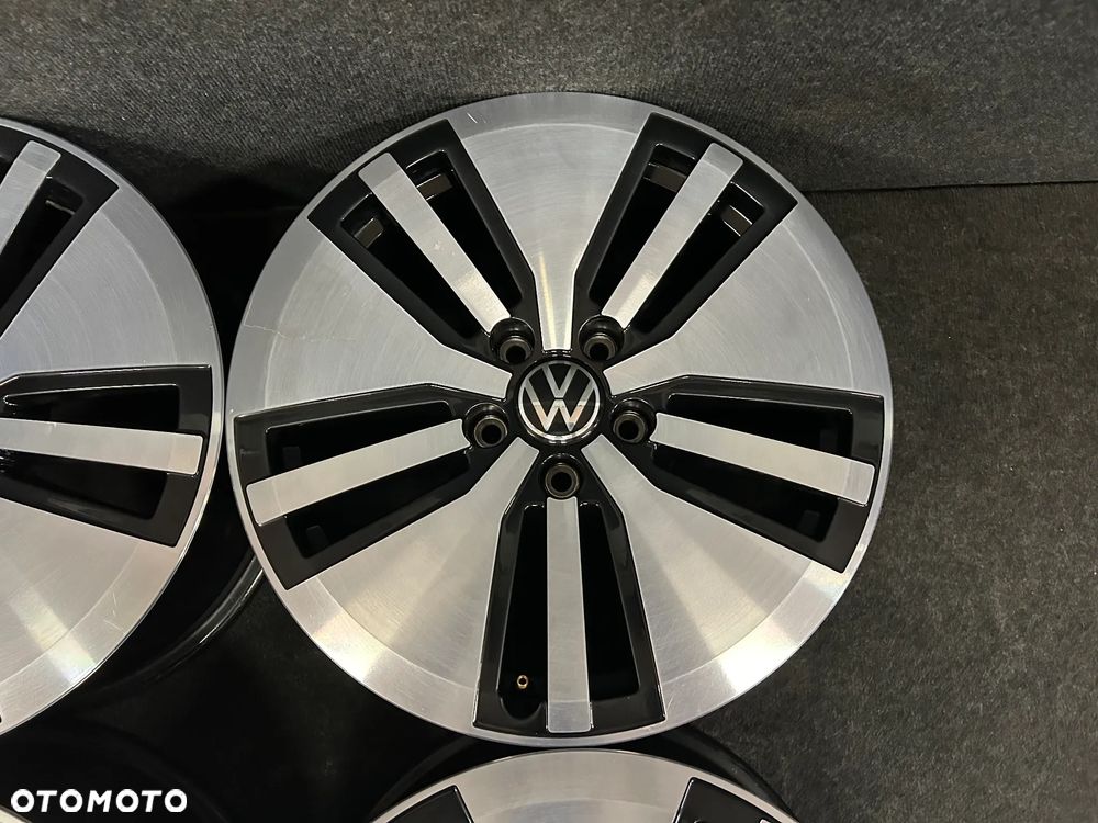 Alufelgi VW Passat B8 GTE, B7, Tiguan, Sharan, Touran, T-Roc 17 cali 5x112 4szt. Ładne! - 11