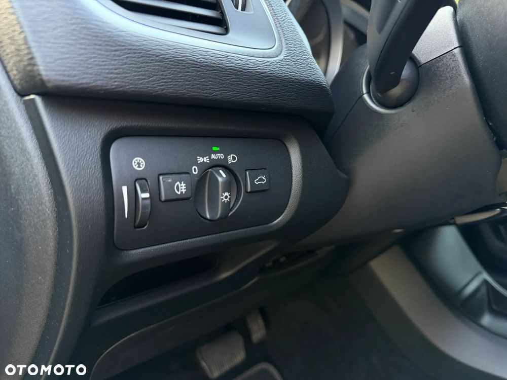 Volvo V40 D2 Geartronic Momentum - 26