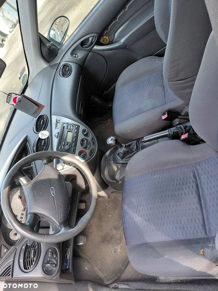 Na CZĘŚCI Ford Fokus  Rok 2000 Pojemność 1796 Moc 85 Benzyna - 6