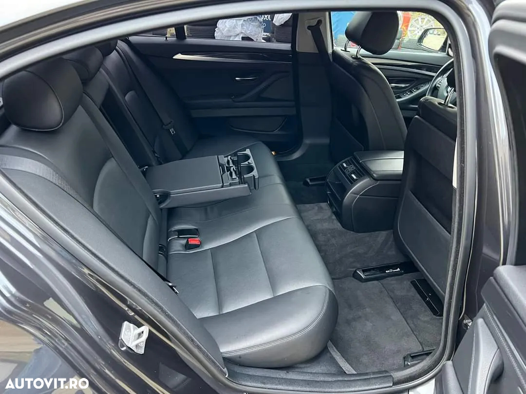 BMW Seria 5 520d xDrive AT - 9