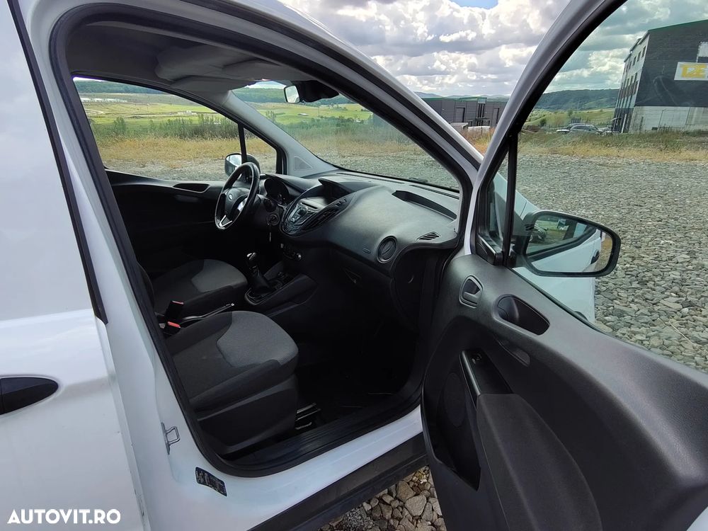 Ford Courier - 13