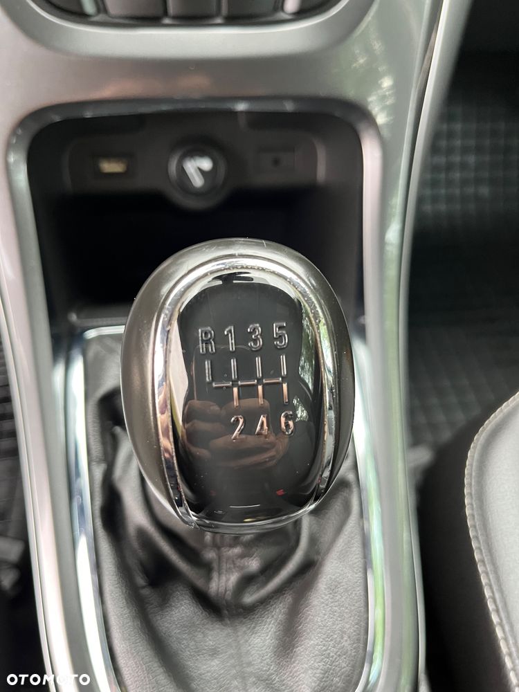 Opel Astra 2.0 CDTI DPF SportsTourer Edition - 29