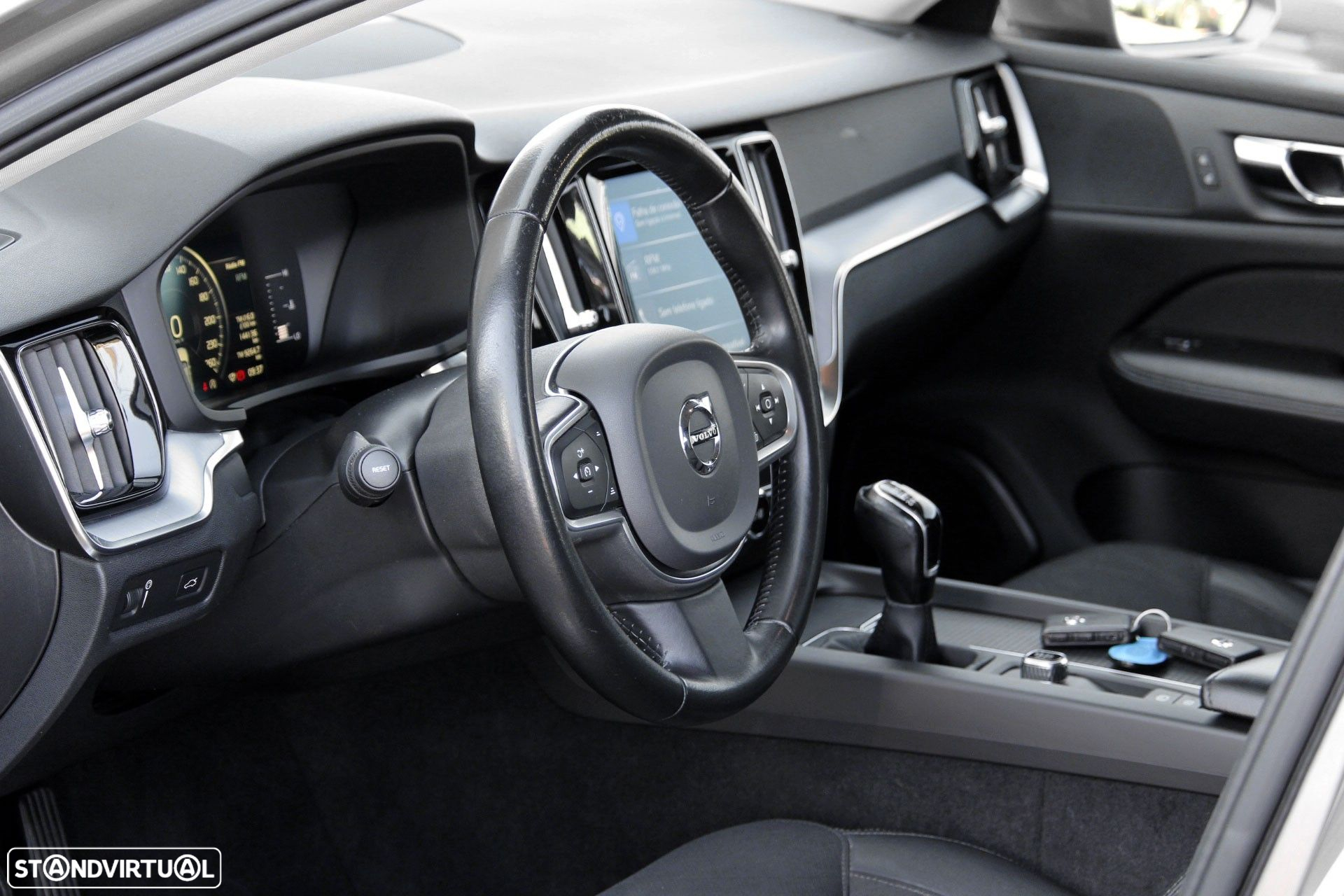 Volvo V60 2.0 D3 Momentum - 8