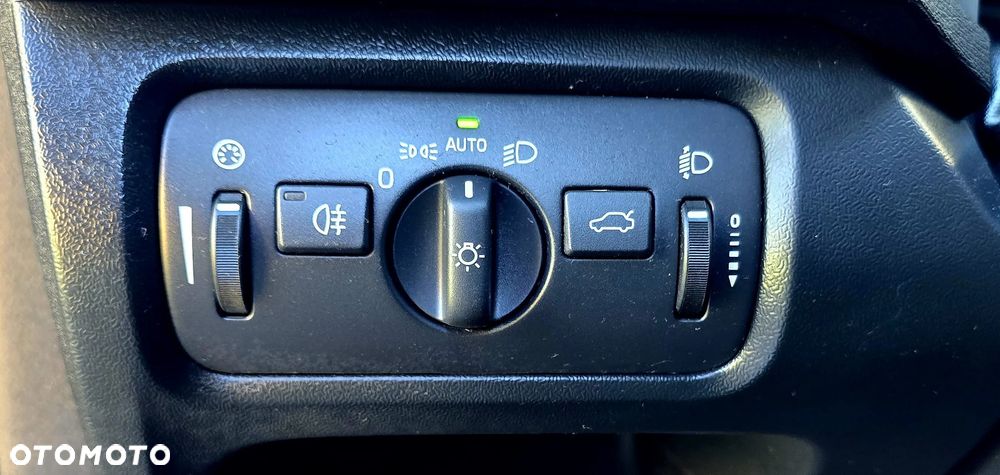Volvo V40 T3 Kinetic - 18