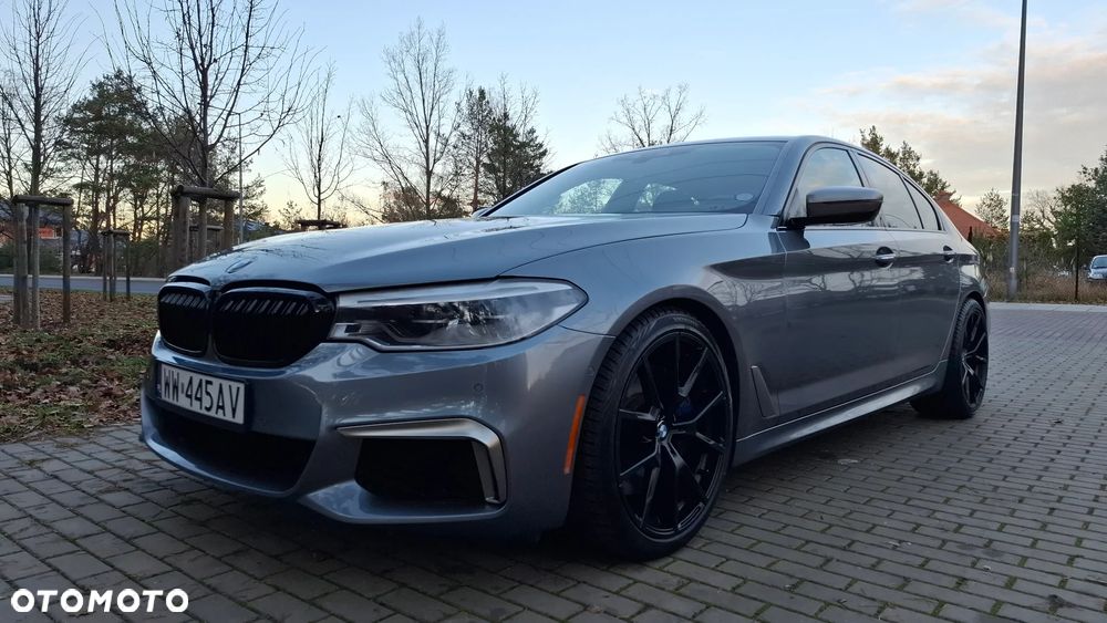 BMW Seria 5 M550i xDrive sport