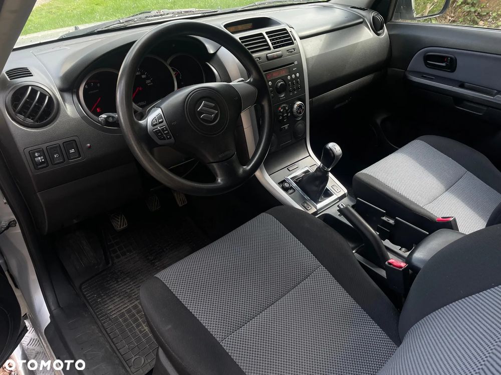 Suzuki Grand Vitara 1.6 - 6