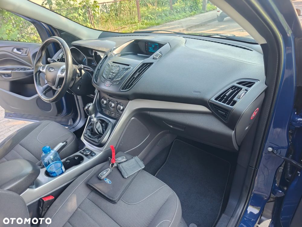 Ford Kuga - 8