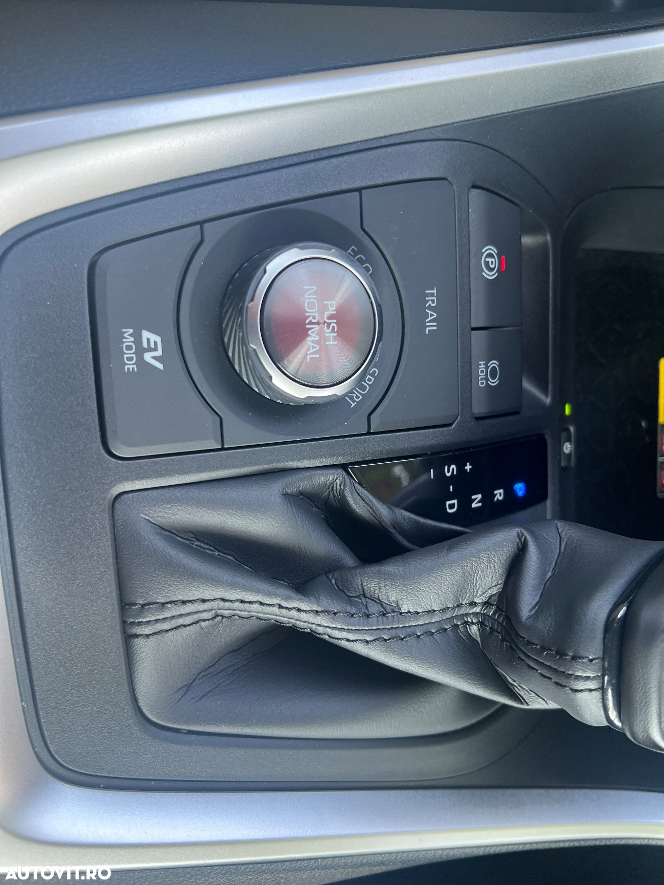 Toyota RAV4 2.5 Hybrid VVT-iE 4x4 Luxury - 3
