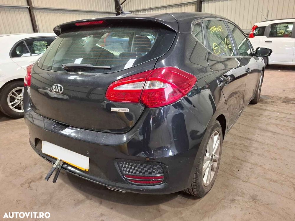 Trager Kia Ceed 2016 Hatchback Negru - 4