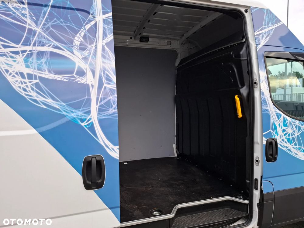 Iveco eDaily 35S14EP Furgon  (MY2022) - 14