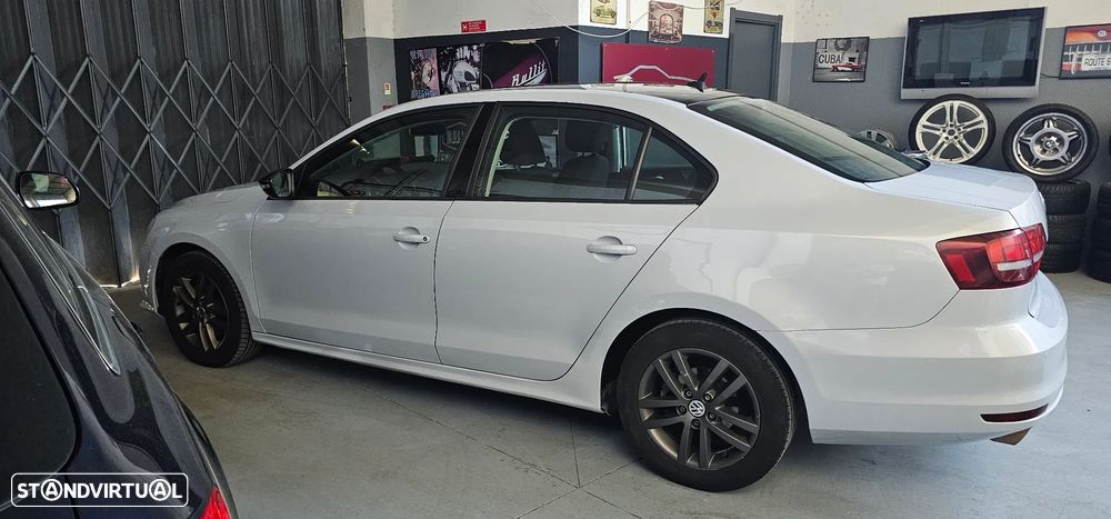 VW Jetta 2.0 TDI Confortline - 36
