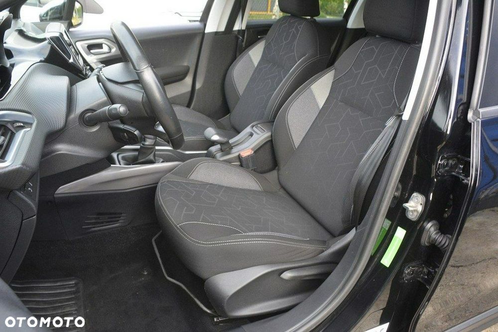 Peugeot 2008 1.2 Pure Tech Style EU6 - 15