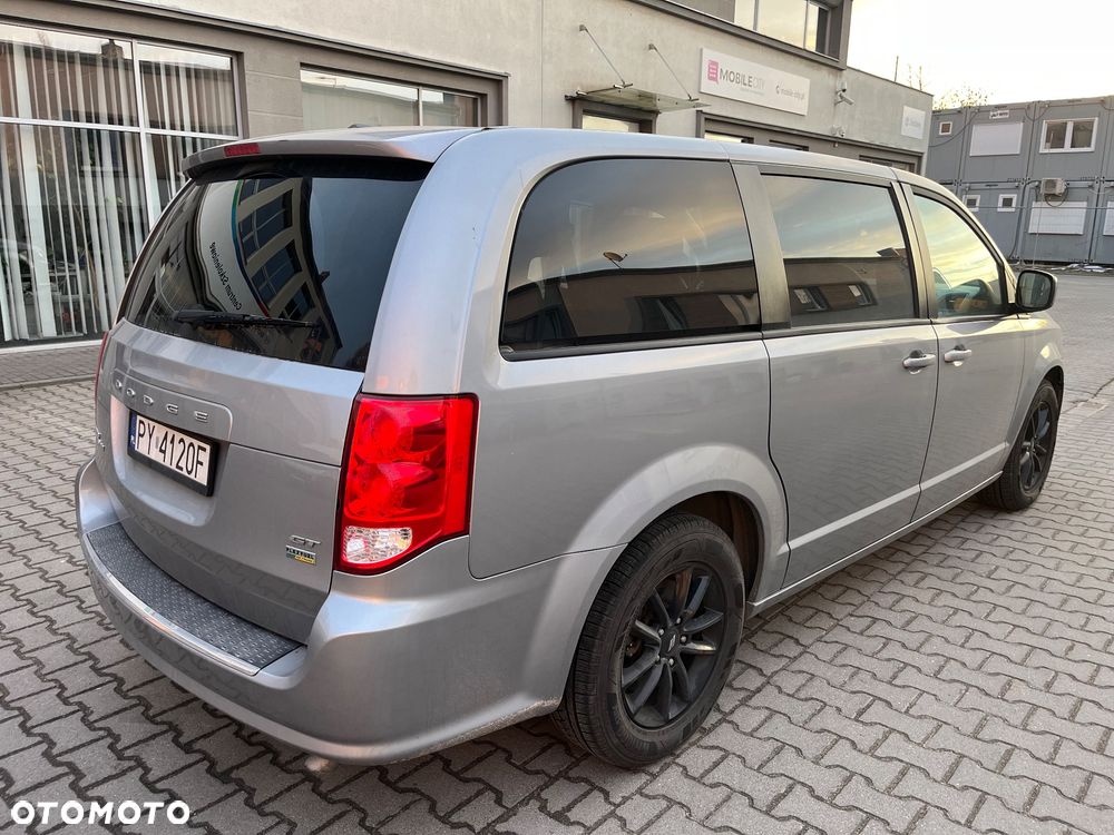 Dodge Grand Caravan 3.6 R/T - 7