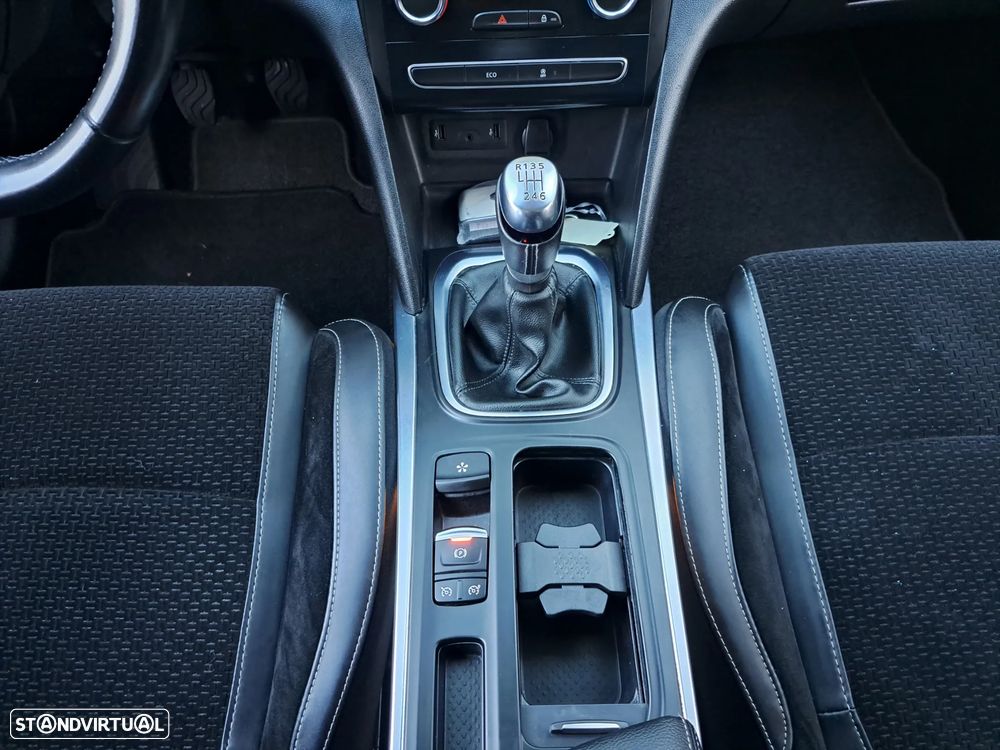 Renault Mégane TCe 140 GPF INTENS - 36