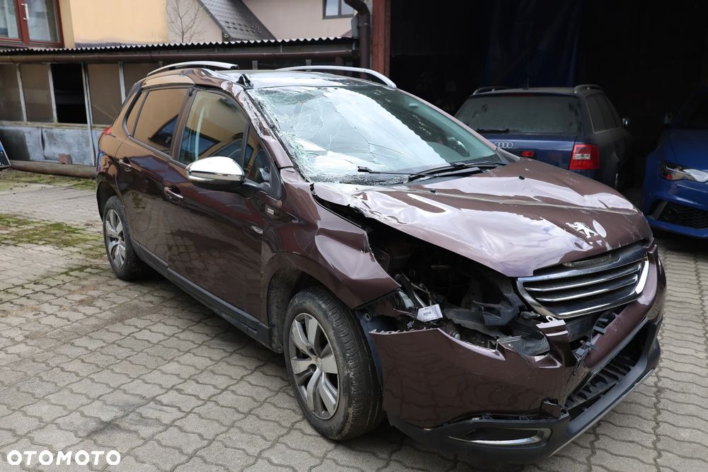 Peugeot 2008 1.2 Pure Tech Style S&S - 2